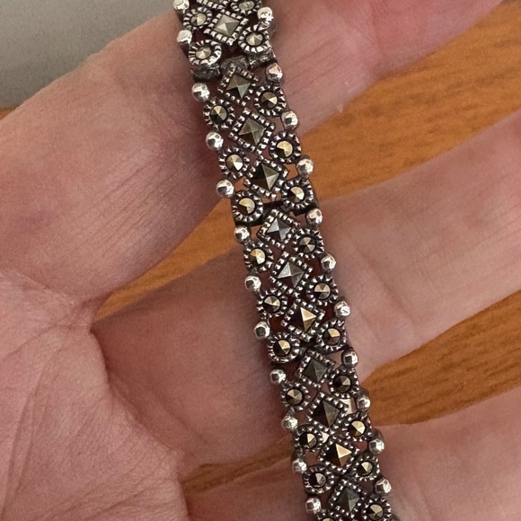 Beautiful Sterling Silver Marcasite Bracelet - Picture 10 of 11